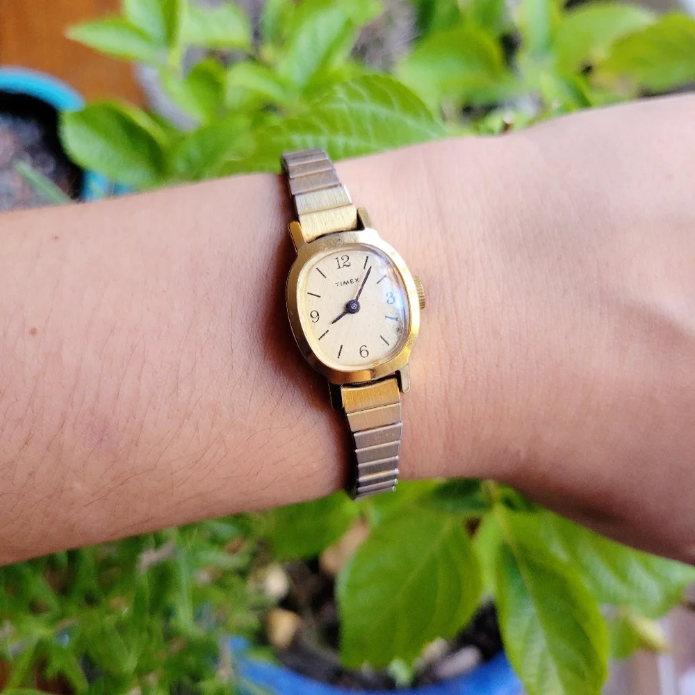 Vintage Timex Womens Womans Gold & Silver Dainty Square Cushion Stretch Watch